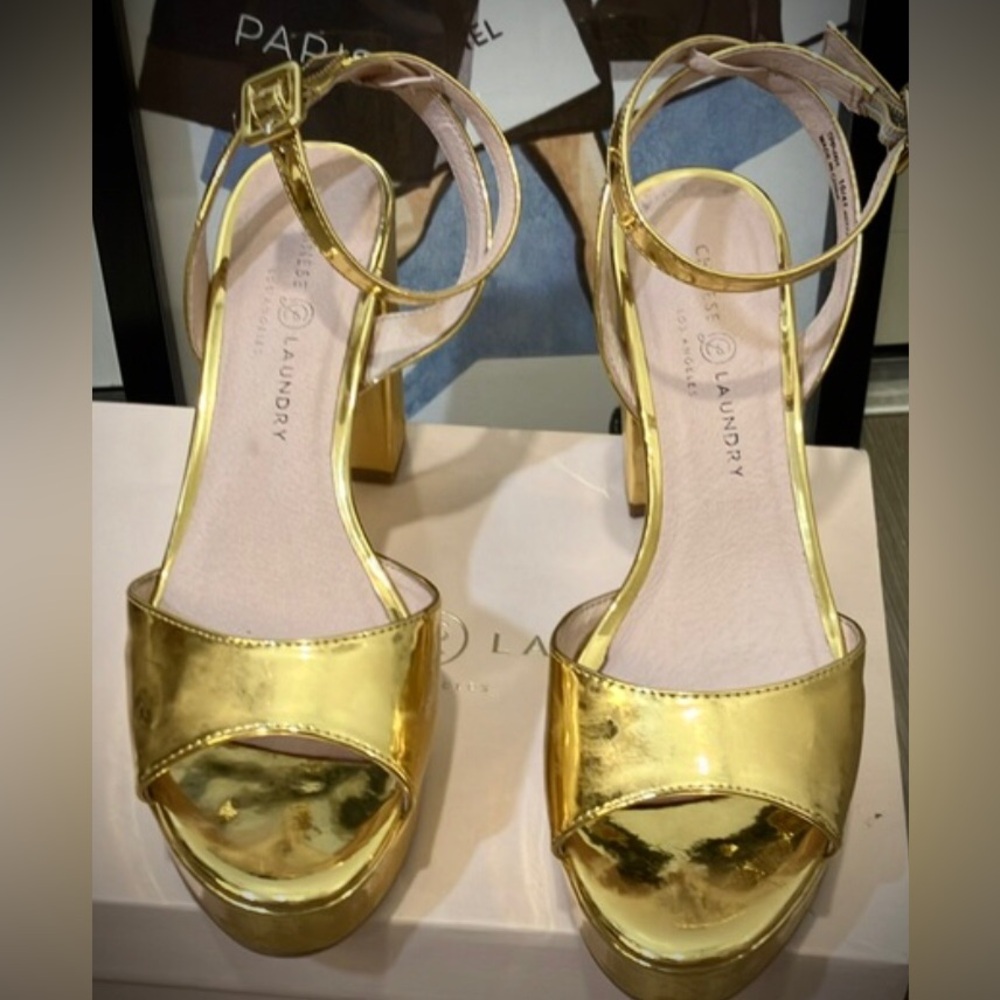 Chinese Laundry Theresa Strappy heeled platform sandals in gold color Size 10